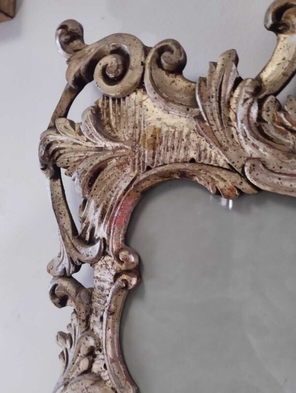 WhatsApp Image 2025-07-24 at 12.56.57 Specchio antico opalino con cornice intagliata