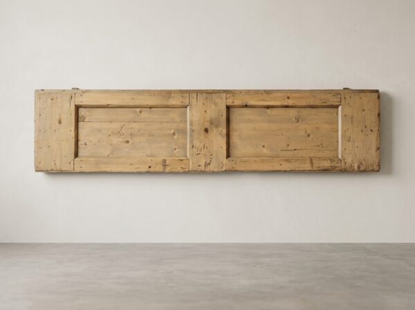Headboard_without_bed_frame_202607141719 Porta Antica in Abete – Un Pezzo Unico per il Tuo Design d'Interni