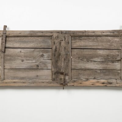 Solo_headboard_wall-mounted_panel_202607171551 Porta Antica in Abete – Un Pezzo Unico per la tua camera da letto
